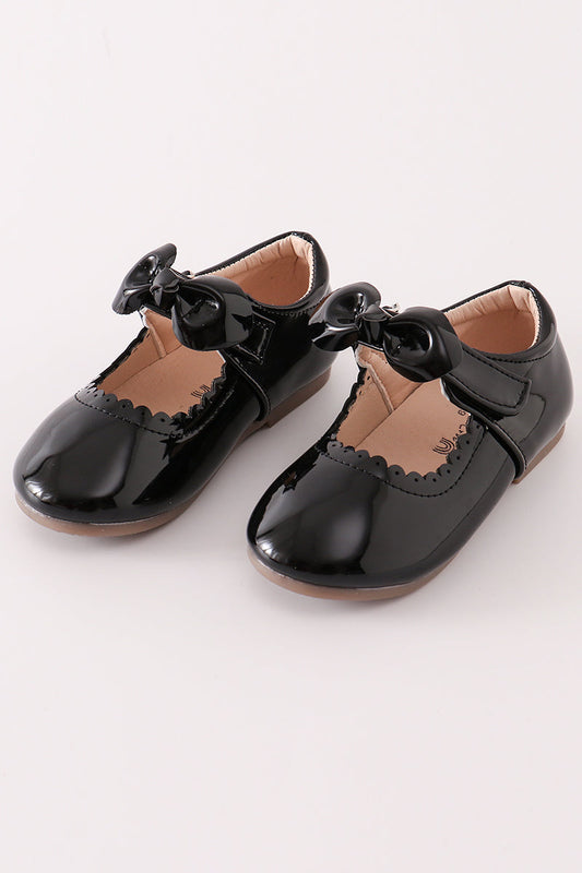 Classic Black Mary Jane Shoes with Bow Accent – Perfect for Dressy Occasions